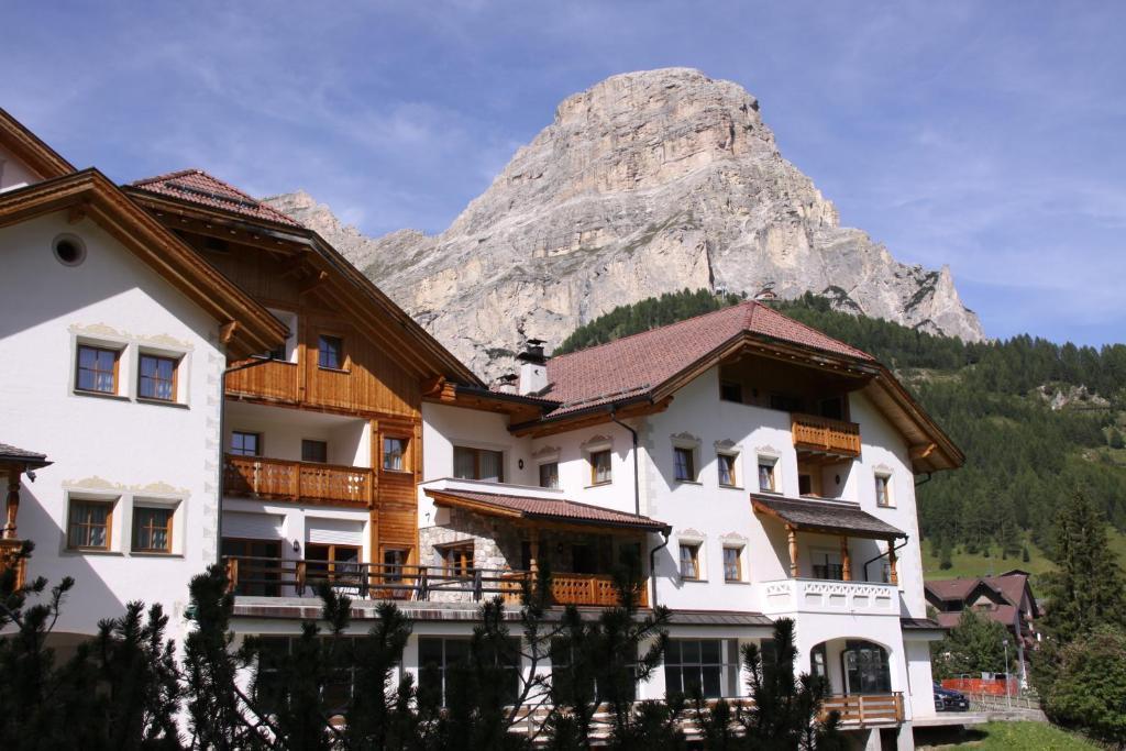Residence Vila Колфоско Екстериор снимка